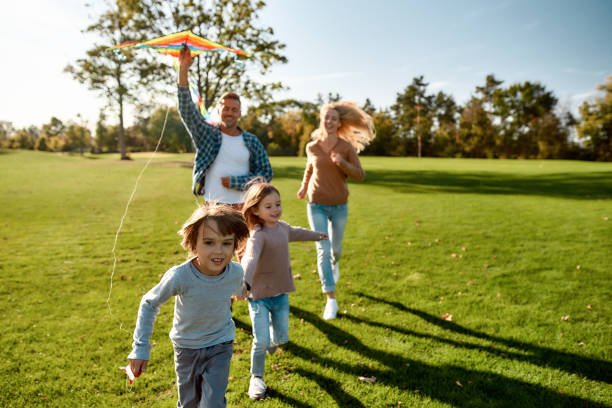 Família em passeio com crianças